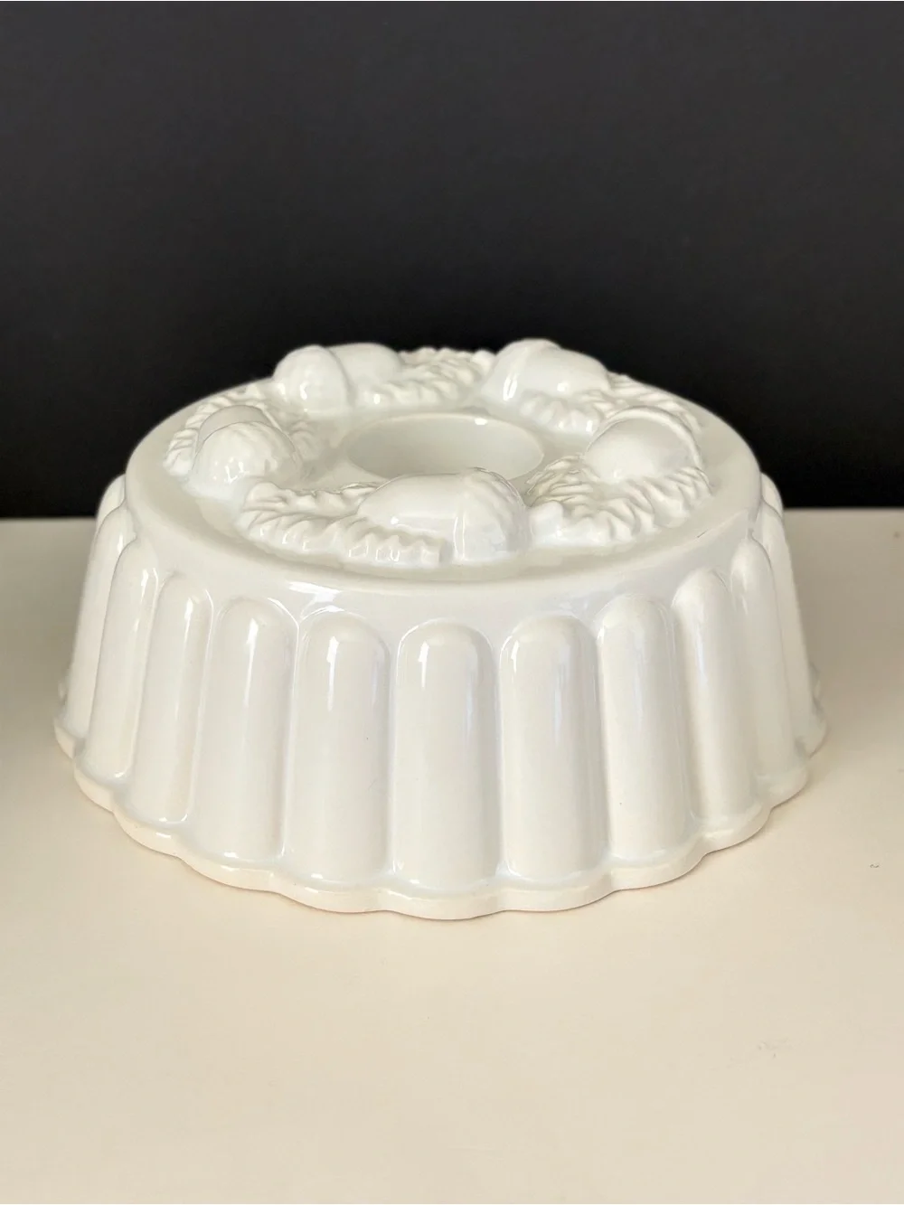 Williams Sonoma White Ceramic Acorn Cranberry Mold Pan Ring Thanksgiving Fall